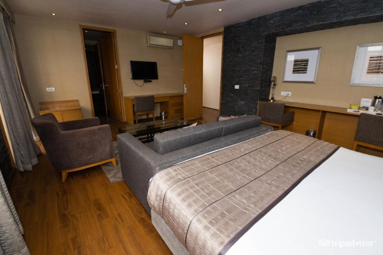 Udman Hotel Panchshila Park New Delhi Eksteriør bilde