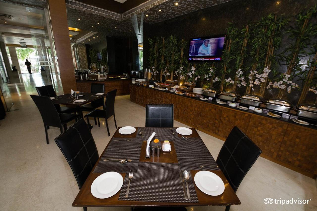 Udman Hotel Panchshila Park New Delhi Eksteriør bilde