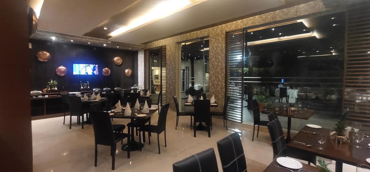 Udman Hotel Panchshila Park New Delhi Eksteriør bilde