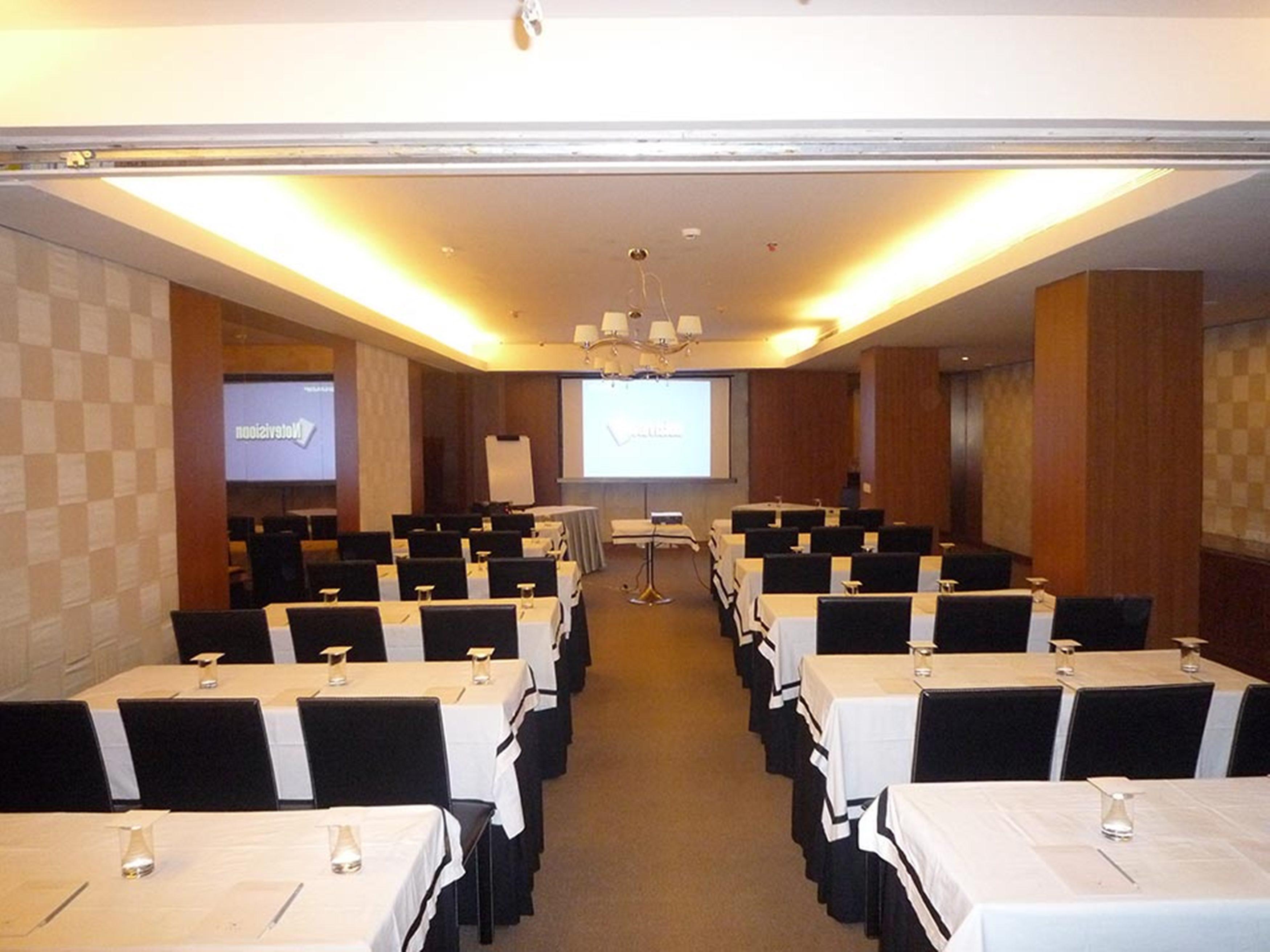 Udman Hotel Panchshila Park New Delhi Eksteriør bilde