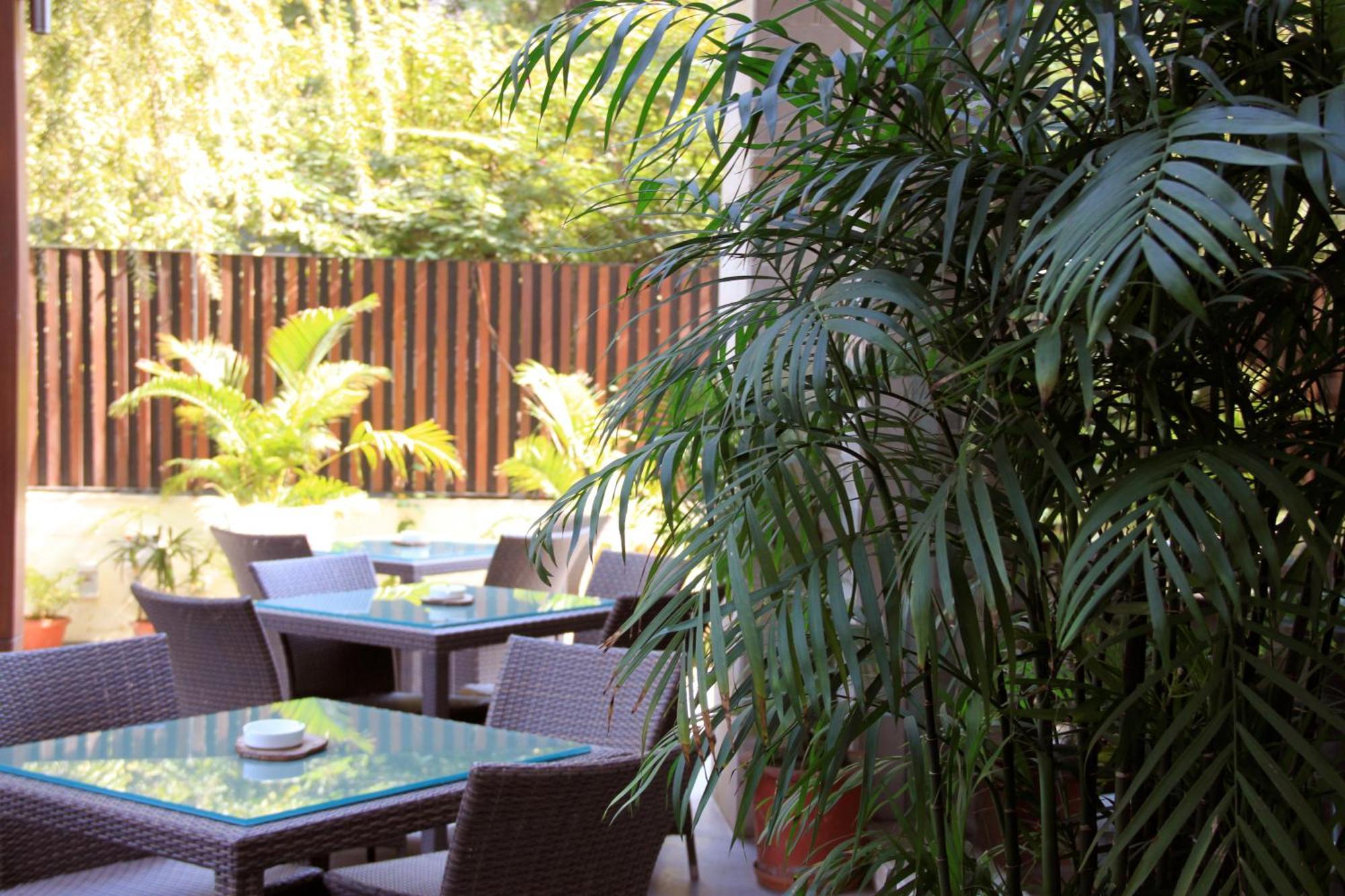 Udman Hotel Panchshila Park New Delhi Eksteriør bilde